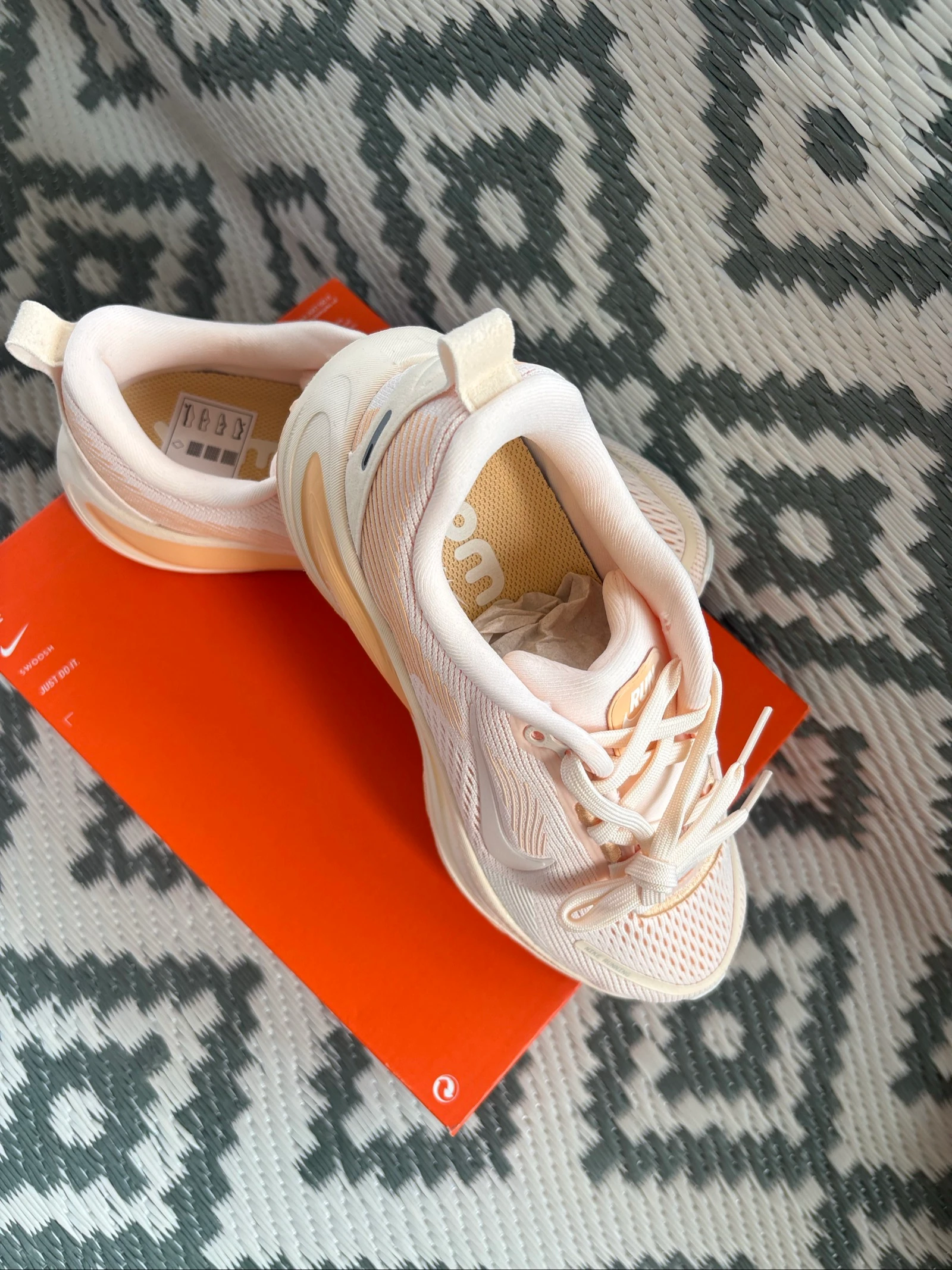 Nike Vomero 18 sneakers – photo 8